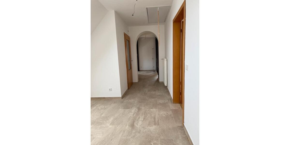 Dachgeschoßwohnung Minden - 4 Zimmer, 98 m&sup2;, 1.400&euro; | Angebot:24656353