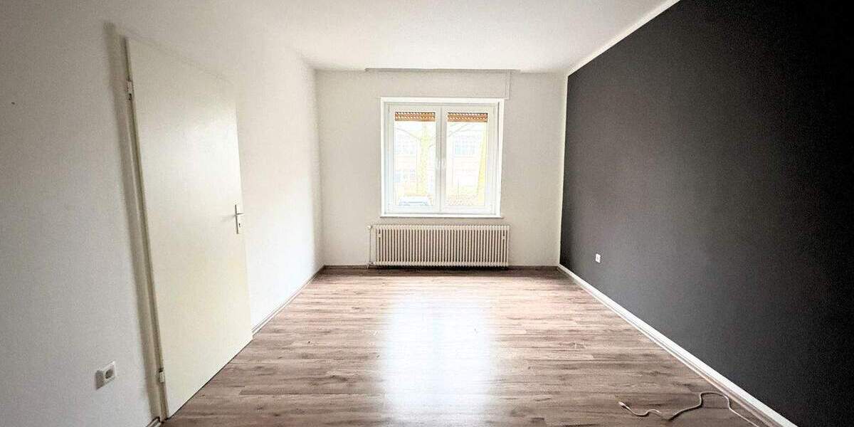 Etagenwohnung Gelsenkirchen Altstadt - 3 Zimmer, 88 m&sup2;, 590&euro; | Angebot:24375357