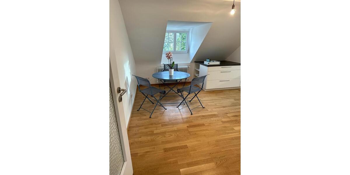 Dachgeschoßwohnung Baden-Baden Baden - 4 Zimmer, 84 m&sup2;, 1.400&euro; | Angebot:25053751