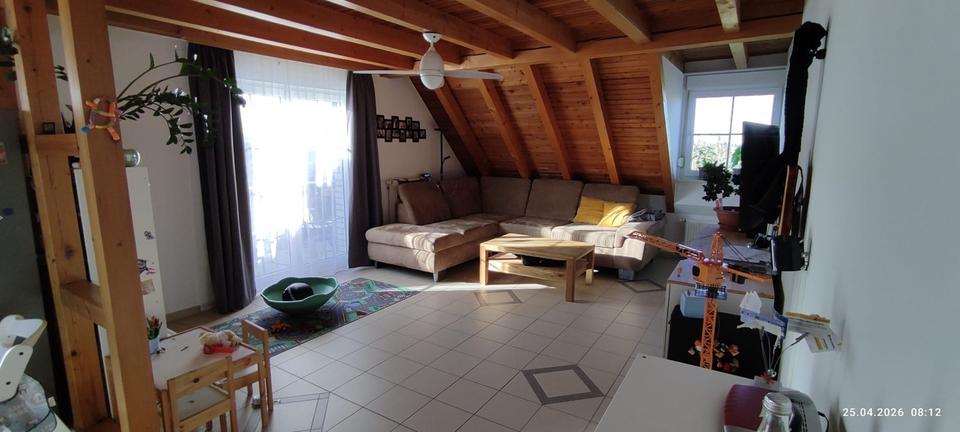 Dachgeschoßwohnung Üchtelhausen - 4 Zimmer, 140 m&sup2;, 900&euro; | Angebot:26506554