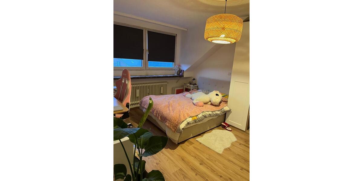 Dachgeschoßwohnung Meerbusch Kierst - 4 Zimmer, 85 m&sup2;, 1.067&euro; | Angebot:24717276