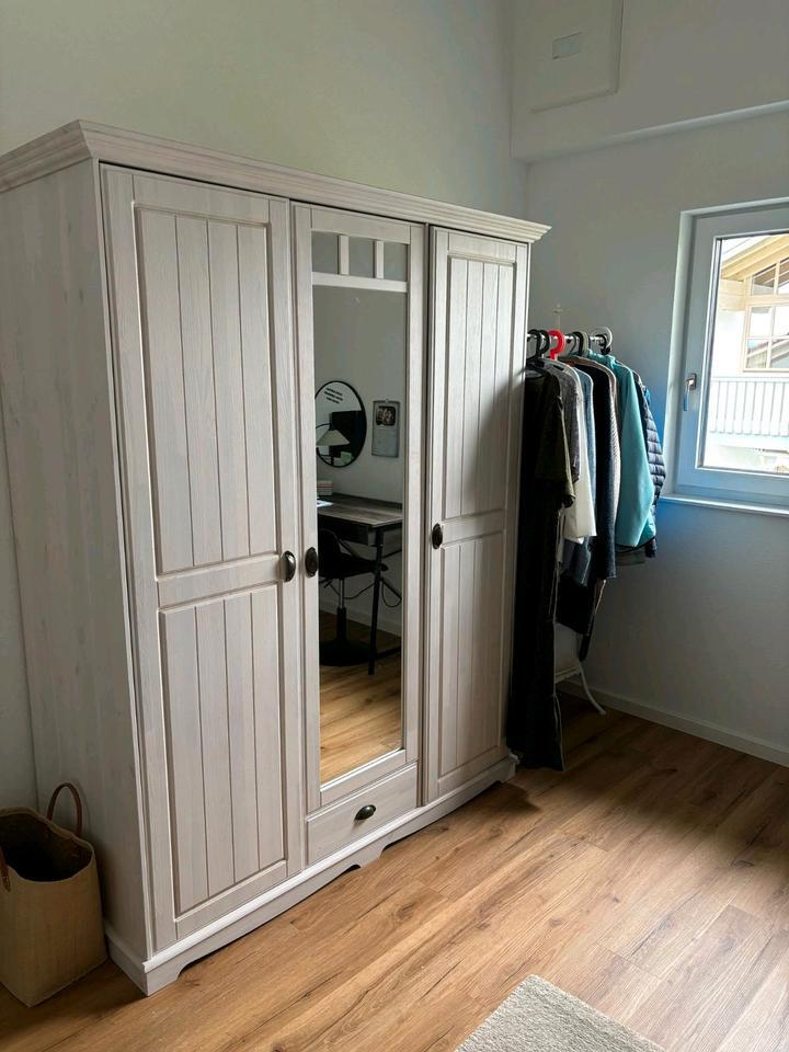 helle, neuwertige 3,5 Zimmer Wohnung in Traumlage