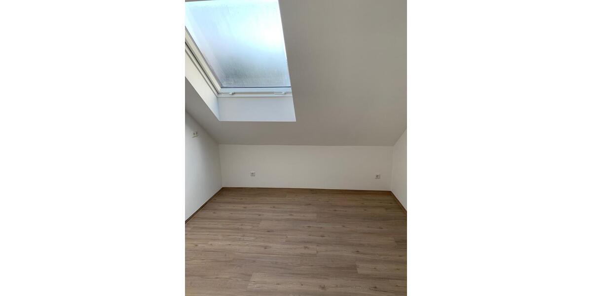 Dachgeschoßwohnung Gummersbach Berstig Süd - 4 Zimmer, 78 m&sup2;, 860&euro; | Angebot:26686425