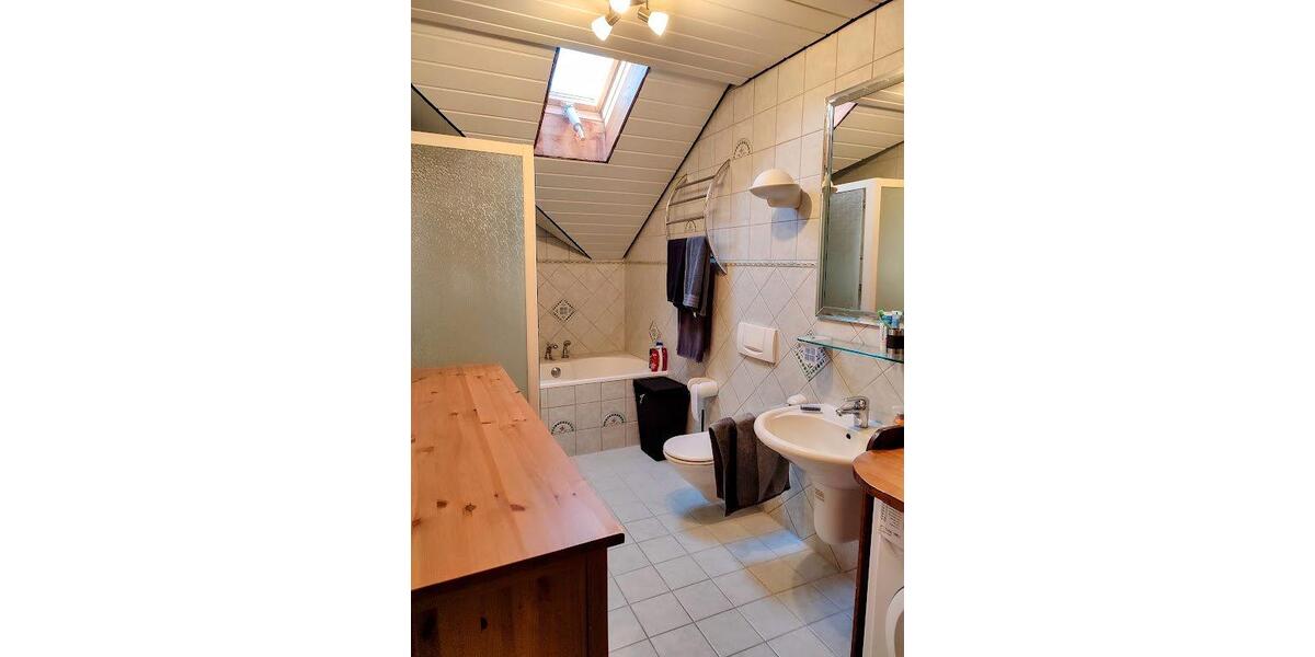Etagenwohnung Hundsangen - 4 Zimmer, 140 m&sup2;, 1.200&euro; | Angebot:26230359