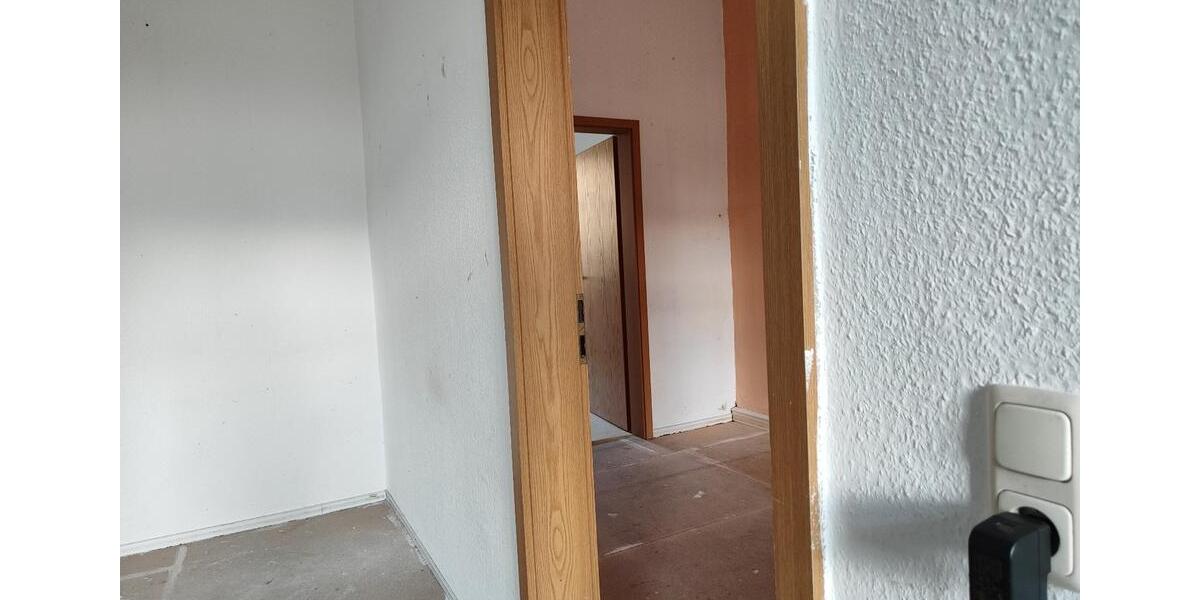 Etagenwohnung Roßwein - 3 Zimmer, 60 m&sup2;, 270&euro; | Angebot:26011097