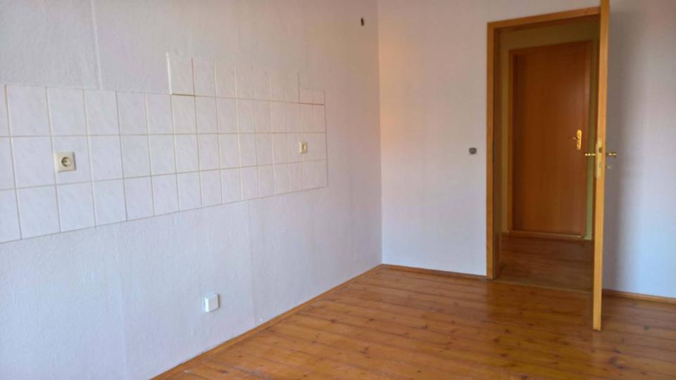 Etagenwohnung Staßfurt - 2 Zimmer, 67 m&sup2;, 360&euro; | Angebot:25960412