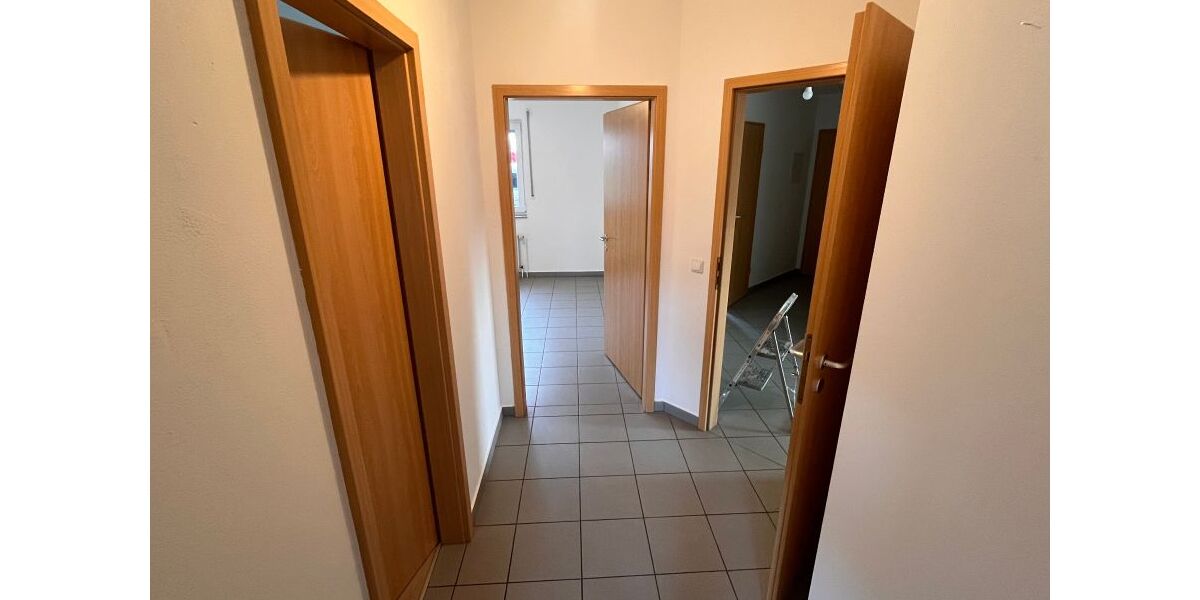 3 Zimmer, Balkon, Küche, Diele, Bad, Gäste Bad. - 3- Plettenberg Eschen | Angebot:25416152
