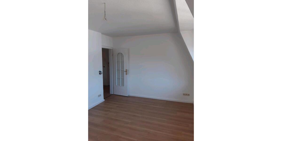 Dachgeschoßwohnung Strehla - 3 Zimmer, 73 m&sup2;, 445&euro; | Angebot:26261374