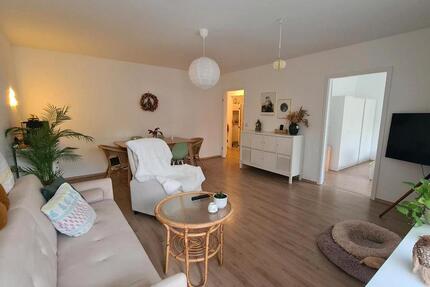 2-Zimmer-Erdgeschosswohnung mit Terrasse und Garten in Neuss zimmer