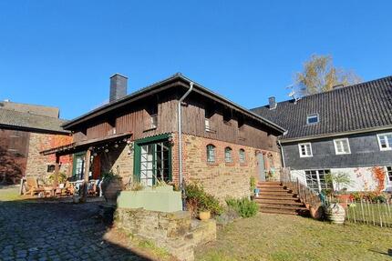 Haus Much - 4 Zimmer, 210 m&sup2;, 1.550&euro; | Angebot:25789631