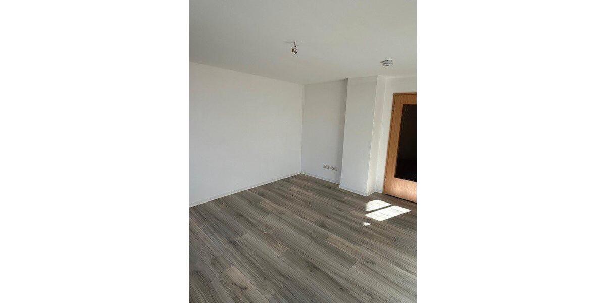 Dachgeschoßwohnung Oelsnitz (Erzgebirge) - 2 Zimmer, 42 m&sup2;, 239&euro; | Angebot:26429312