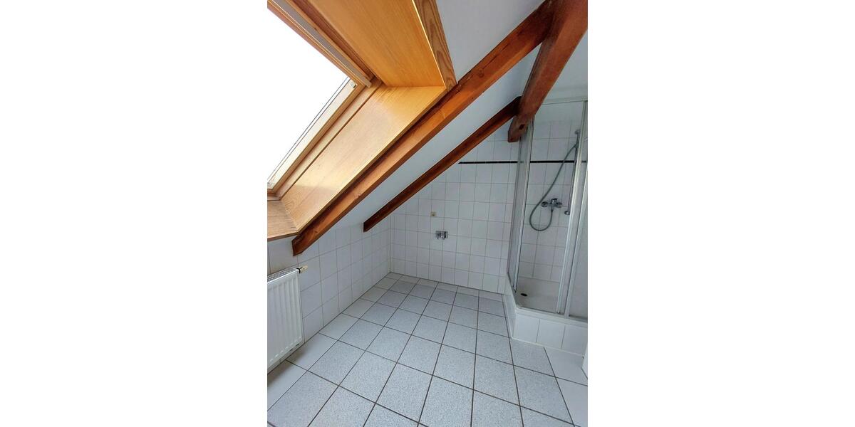 Dachgeschoßwohnung Großröhrsdorf - 3 Zimmer, 66 m&sup2;, 529&euro; | Angebot:24592773