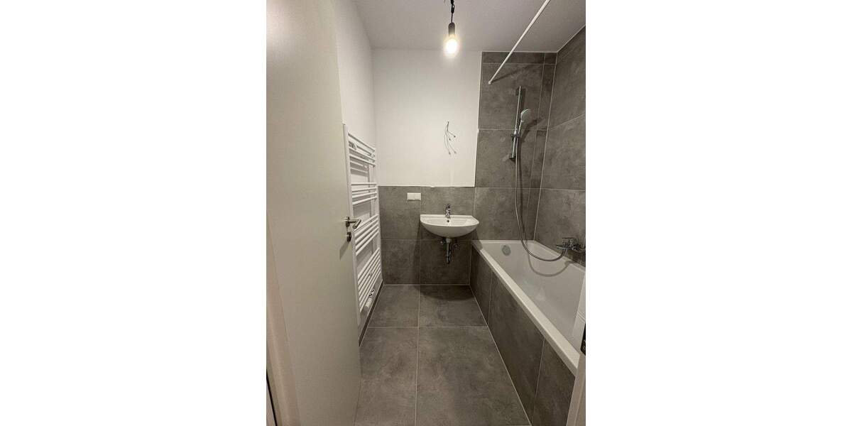 Etagenwohnung Wiesbaden Delkenheim - 4 Zimmer, 80 m&sup2;, 1.250&euro; | Angebot:25070798