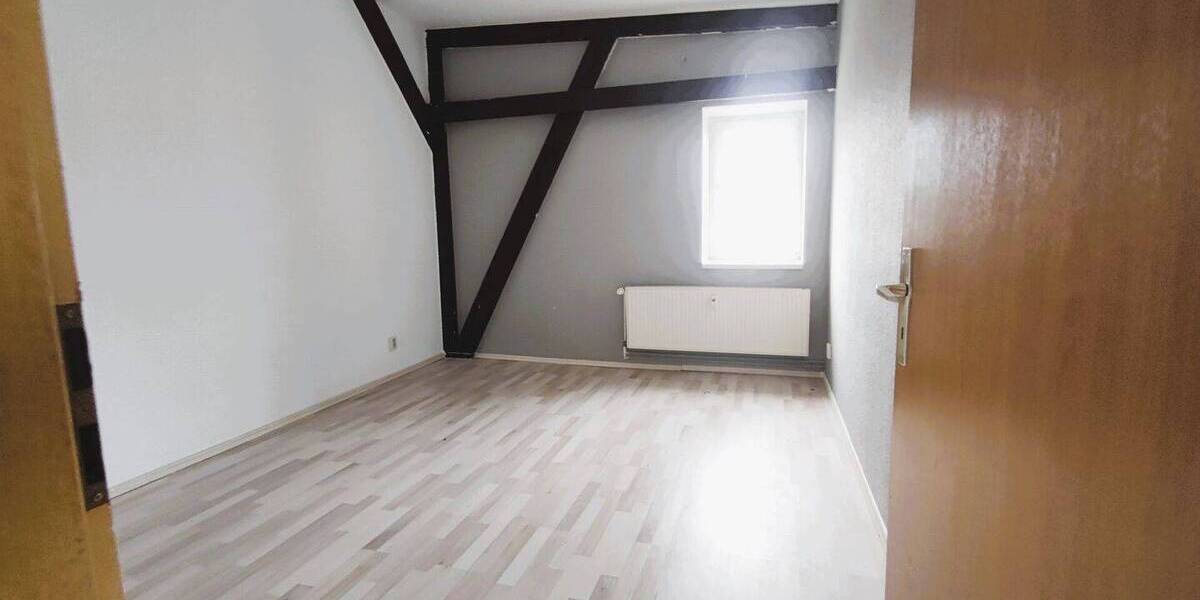 Etagenwohnung Bitterfeld Bitterfeld - 3 Zimmer, 95 m&sup2;, 575&euro; | Angebot:26630290