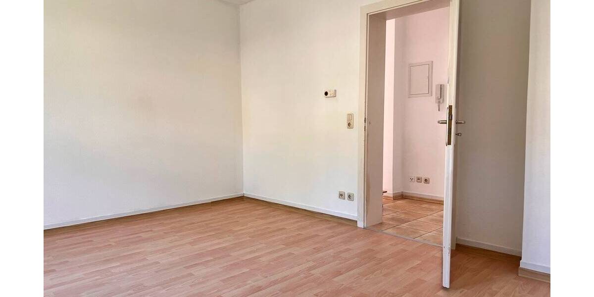 Etagenwohnung Plauen Reusa - 3 Zimmer, 64 m&sup2;, 354&euro; | Angebot:26388916
