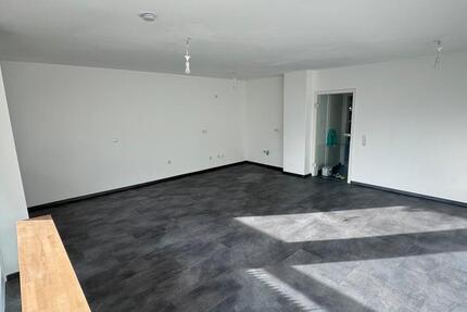 Frisch sanierte 2-Zimmer Wohnung mit Balkon in Aachen-Eilendorf zimmer