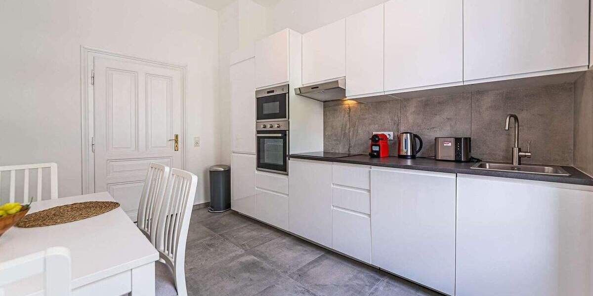 Etagenwohnung Frankfurt am Main Westend-Süd - 2 Zimmer, 67 m&sup2;, 2.460&euro; | Angebot:25968507