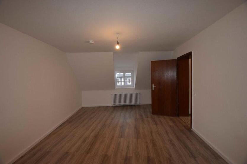 +++ Ich wurde renoviert! Charmante 4-Raumwohnung über 2 Etagen mit Tageslichtbad +++ zimmer