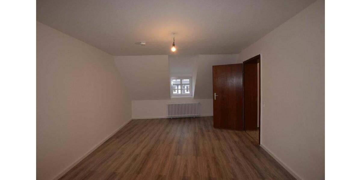 Erdgeschoßwohnung Hameln - 4 Zimmer, 145 m&sup2;, 1.015&euro; | Angebot:22598294