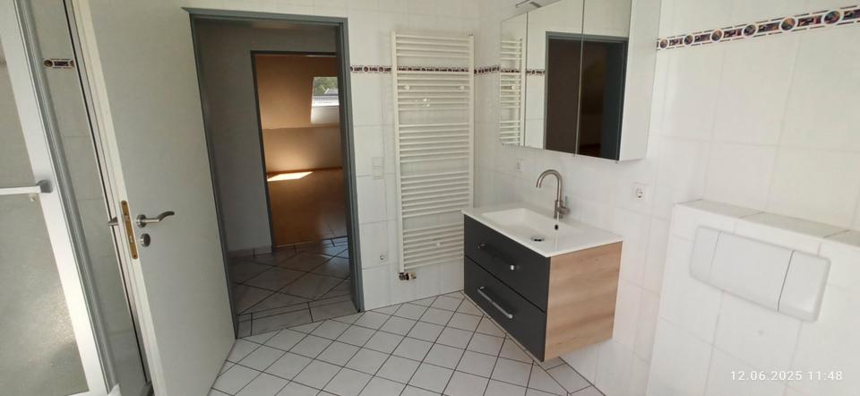 Dachgeschoßwohnung Altenbeken - 3 Zimmer, 112 m&sup2;, 730&euro; | Angebot:26623837