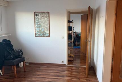 Helle 4-Zimmer-Wohnung im DG 4 zimmer