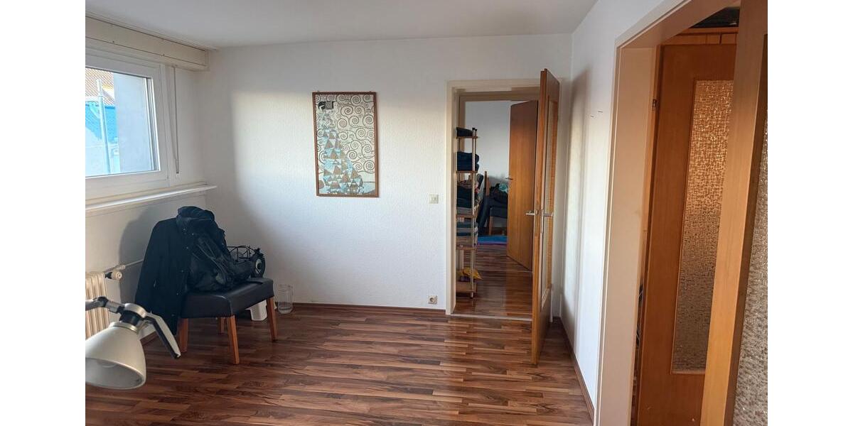 Helle 4-Zimmer-Wohnung im DG 4 zimmer