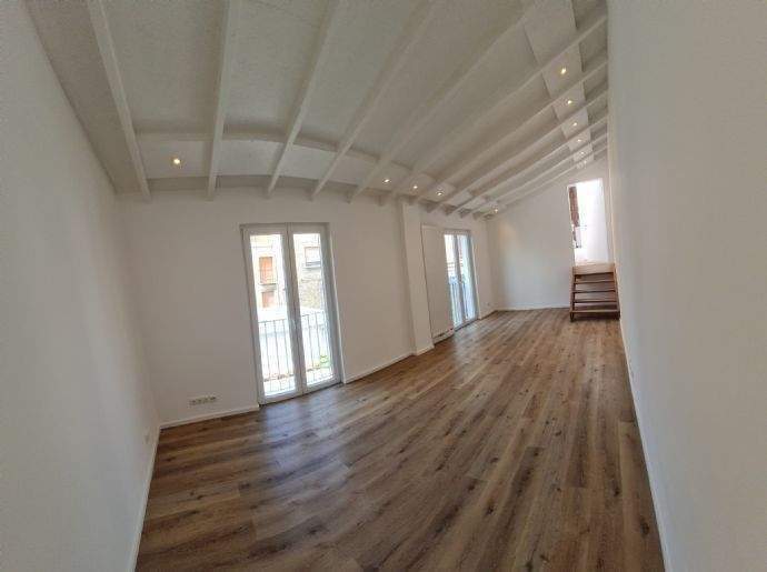 Etagenwohnung Wiesbaden Mainz-Kostheim - 4 Zimmer, 146 m&sup2;, 2.100&euro; | Angebot:25690344
