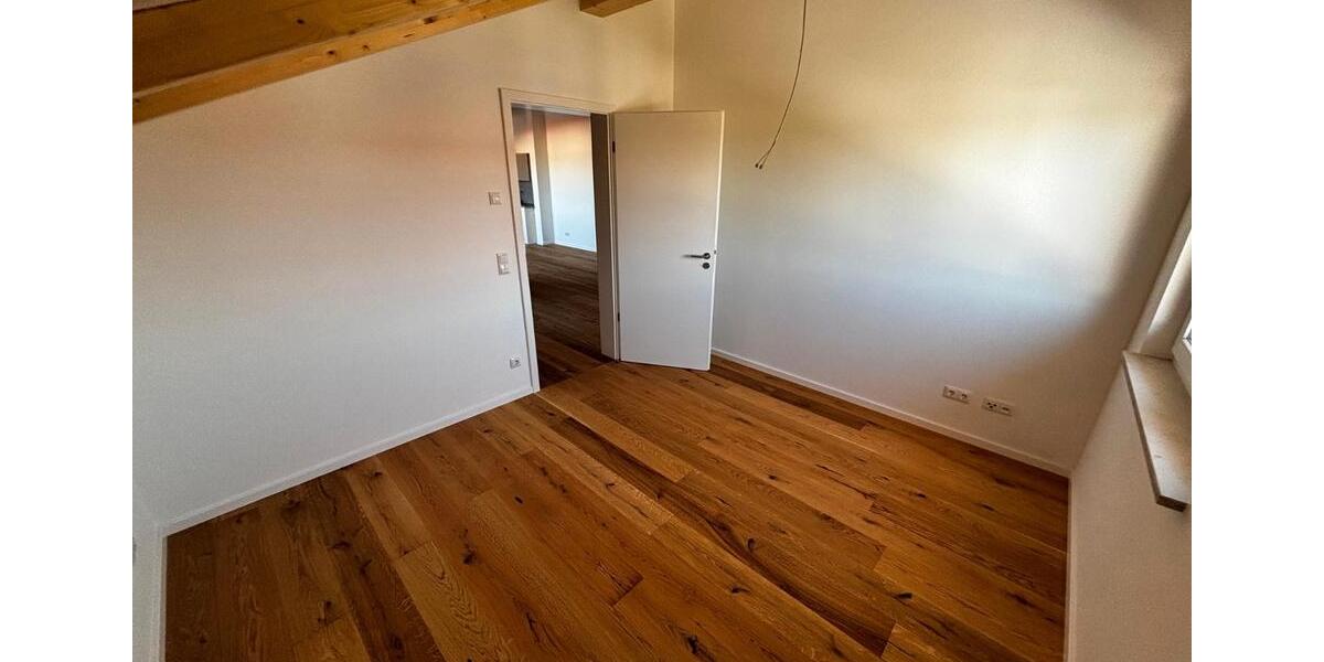 Dachgeschoßwohnung Feichten an der Alz - 4 Zimmer, 89 m&sup2;, 1.215&euro; | Angebot:25481408