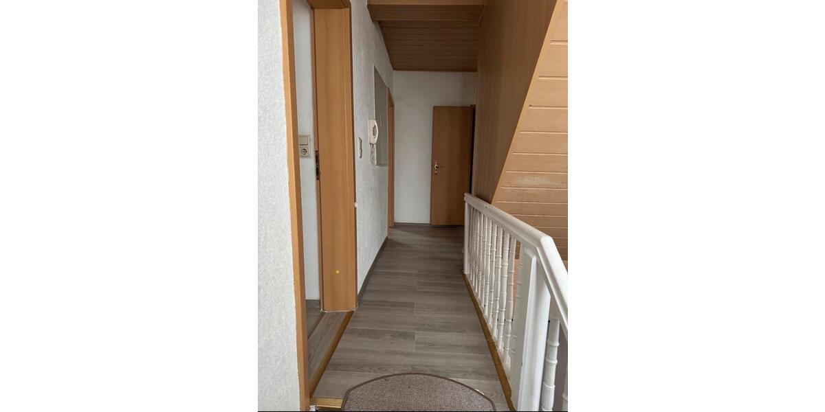 Einfamilienhaus Ehringshausen - 5 Zimmer, 105 m&sup2;, 1.100&euro; | Angebot:24660365