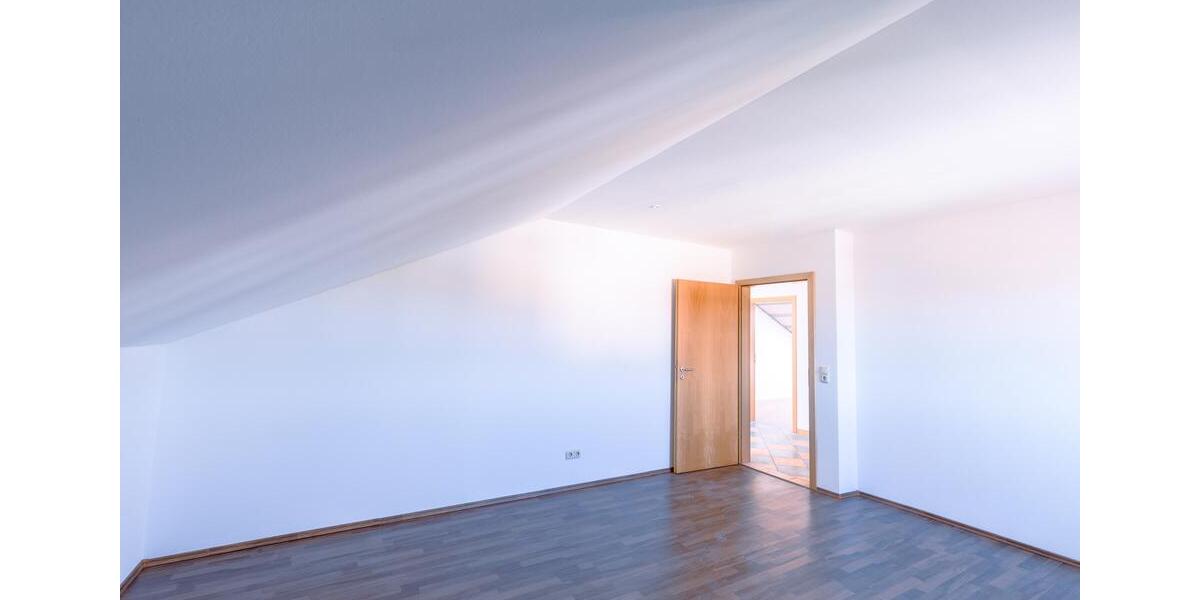 Einfamilienhaus Reisbach Englmannsberg - 8 Zimmer, 233 m&sup2;, 1.700&euro; | Angebot:26411603