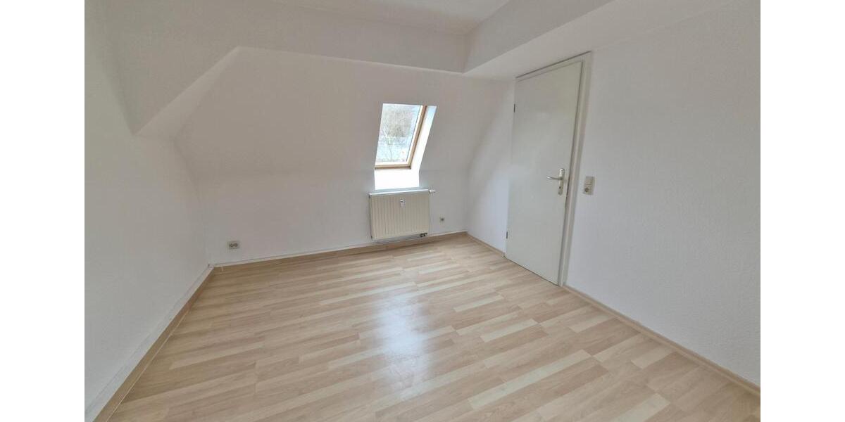 Dachgeschoßwohnung Aue-Bad Schlema Bad Schlema - 3 Zimmer, 67 m&sup2;, 370&euro; | Angebot:26023248