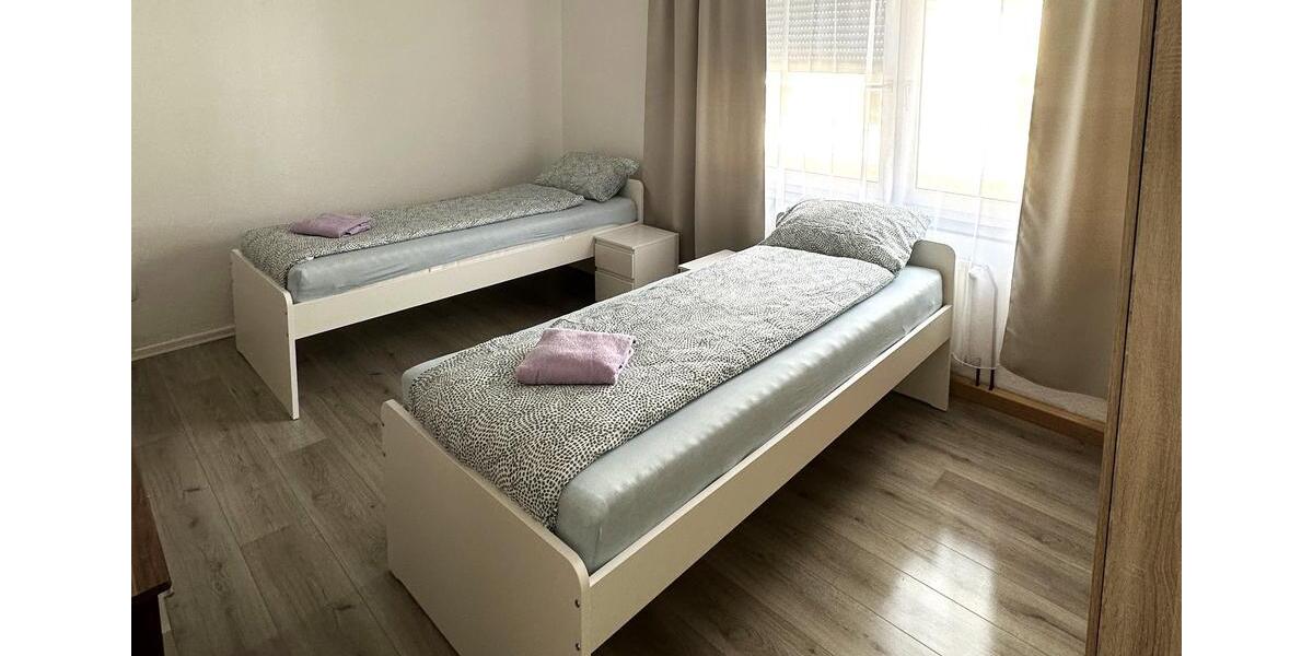 Wohnen auf Zeit Duisburg Rheinhausen - 75 Zimmer, 920 m&sup2;, 15&euro; | Angebot:22263010