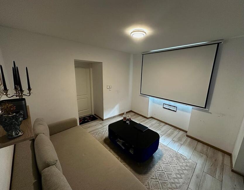 Modernisierte Wohnung mit Möbel und Sauna