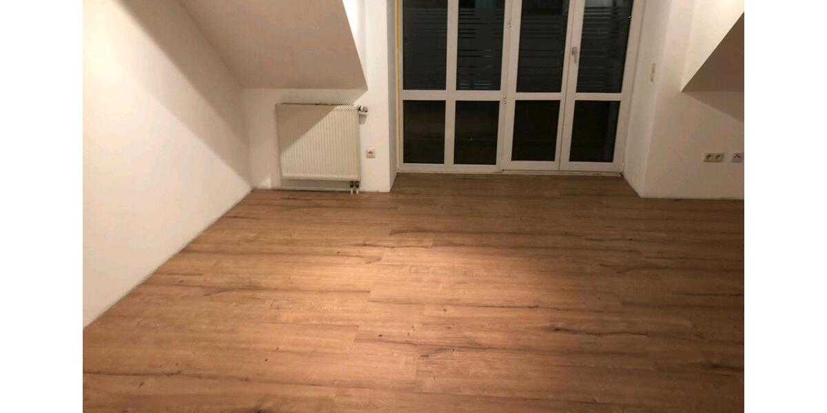 Dachgeschoßwohnung Alerheim - 2 Zimmer, 72 m&sup2;, 680&euro; | Angebot:24716765