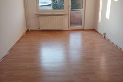 Wohnung Neubrandenburg Datzeberg - 3 Zimmer, 65 m&sup2;, 389&euro; | Angebot:24630901