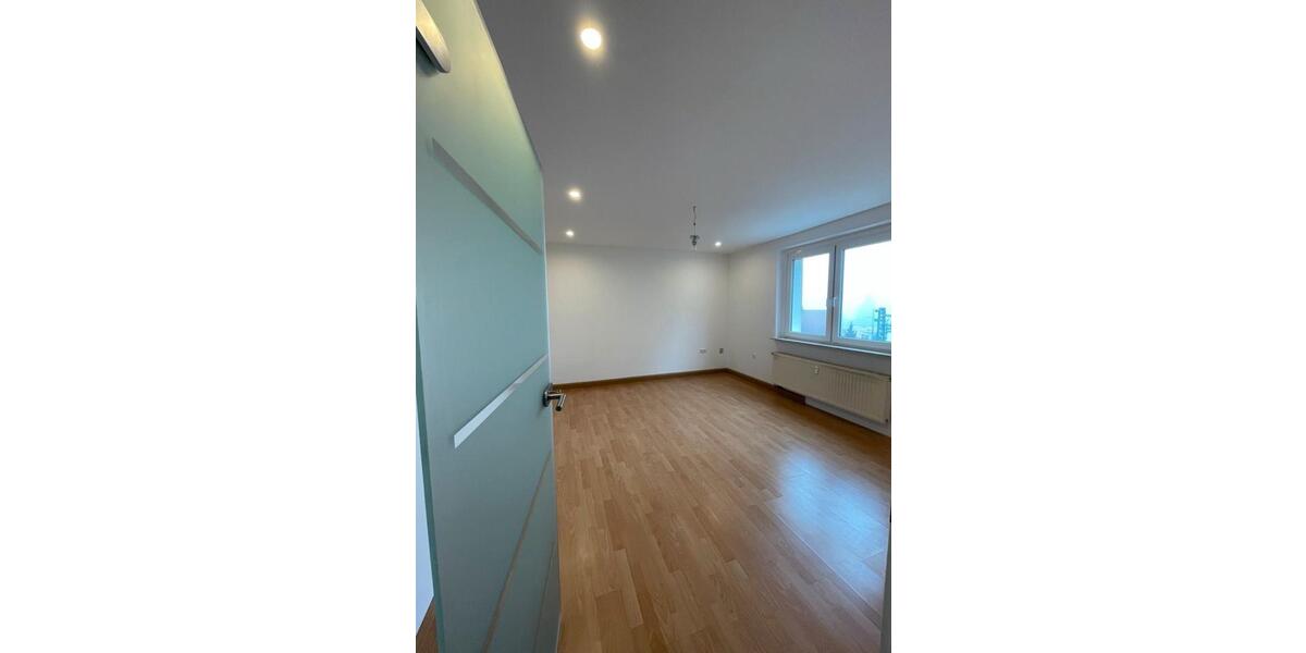Etagenwohnung Crimmitschau - 3 Zimmer, 55 m&sup2;, 350&euro; | Angebot:26228098
