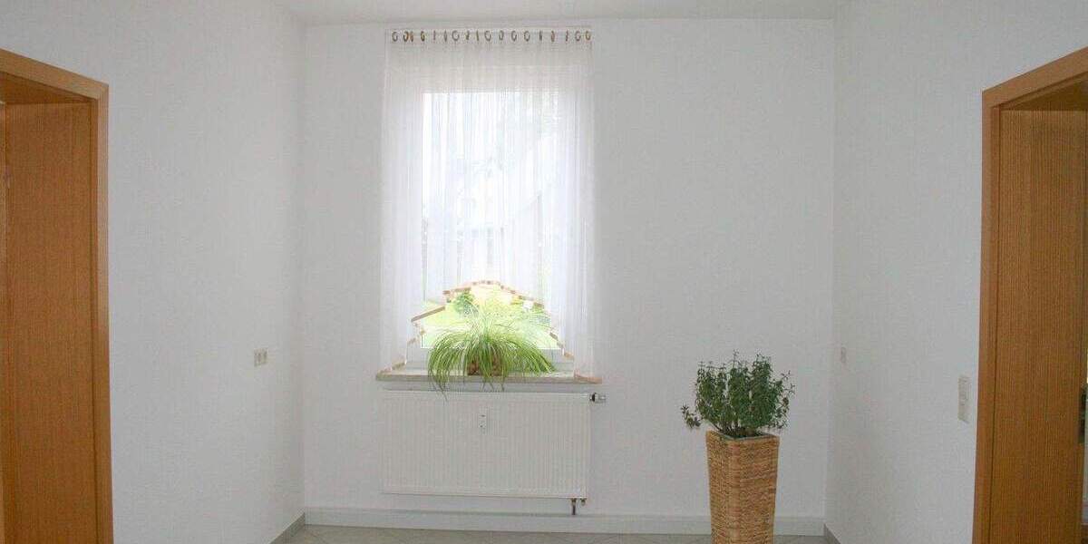 Etagenwohnung Gersdorf - 2 Zimmer, 57 m&sup2;, 300&euro; | Angebot:26251028