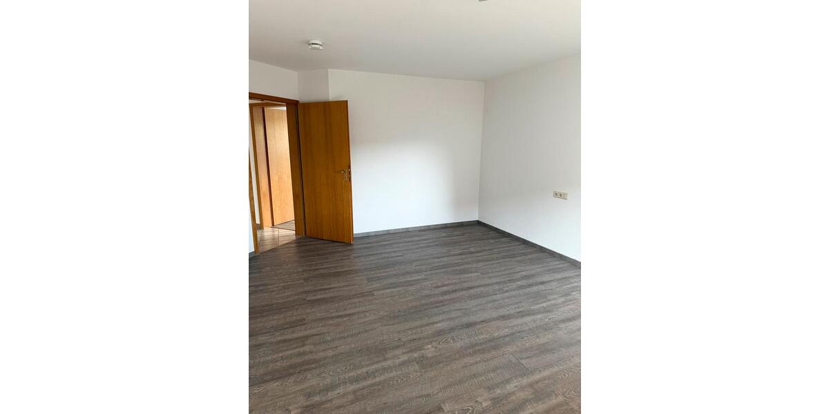 Erdgeschoßwohnung Geisingen - 2.5 Zimmer, 85 m&sup2;, 860&euro; | Angebot:26256460