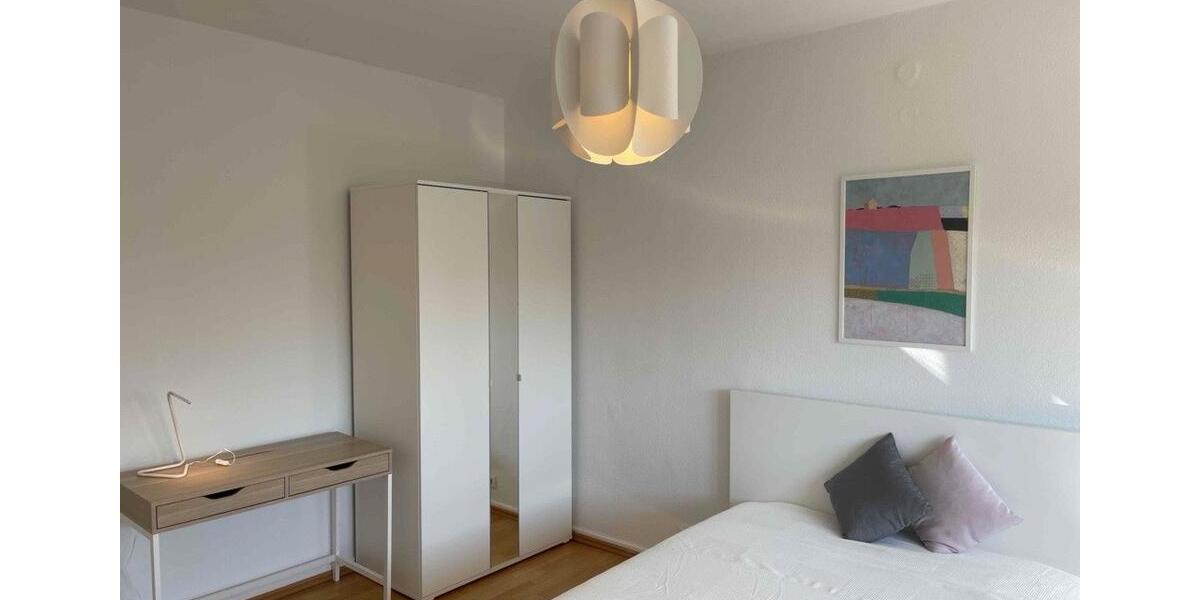 Dachgeschoßwohnung Frankfurt am Main Ginnheim - 3 Zimmer, 80 m&sup2;, 1.850&euro; | Angebot:24813641