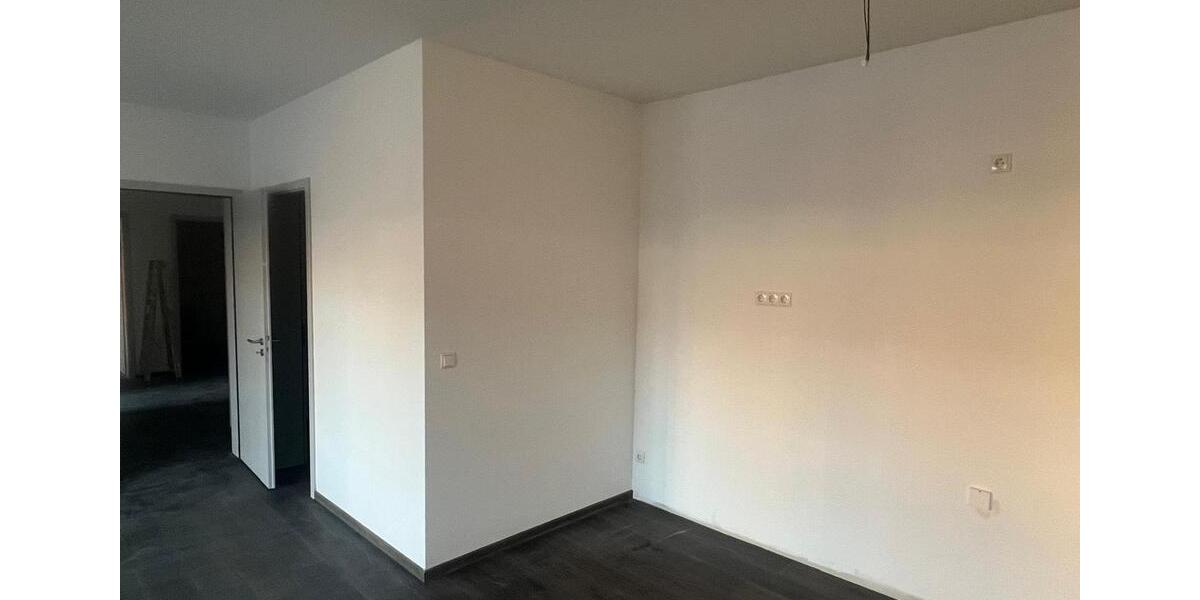 Erdgeschoßwohnung Bitterfeld-Wolfen Wolfen - 2 Zimmer, 88 m&sup2;, 970&euro; | Angebot:24844429