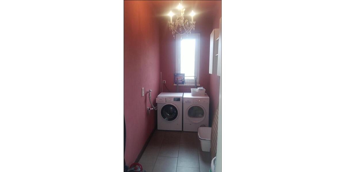 Hochparterre Apolda - 4 Zimmer, 160 m&sup2;, 1.450&euro; | Angebot:26026073