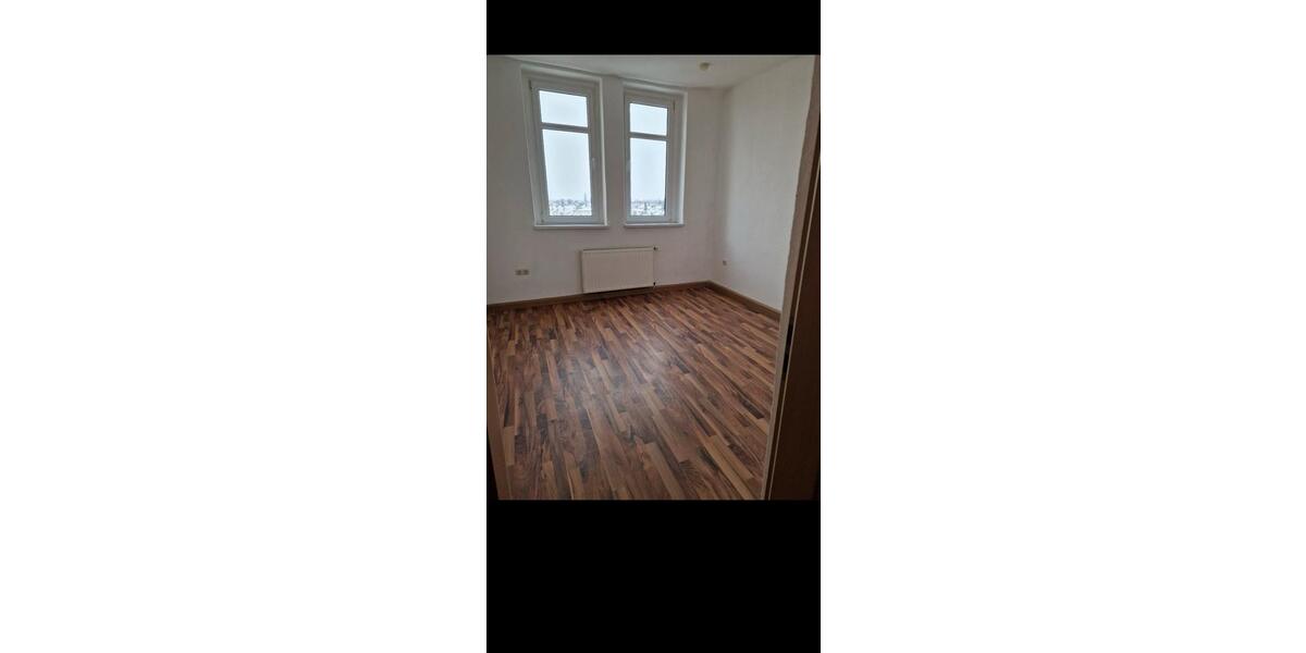 Dachgeschoßwohnung Halle (Saale) Damaschkestraße - 3 Zimmer, 65 m&sup2;, 600&euro; | Angebot:26003576