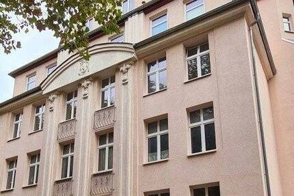 Gemütliches Wohnambiente mit Balkon in der Karl-Marx-Straße 2 zimmer
