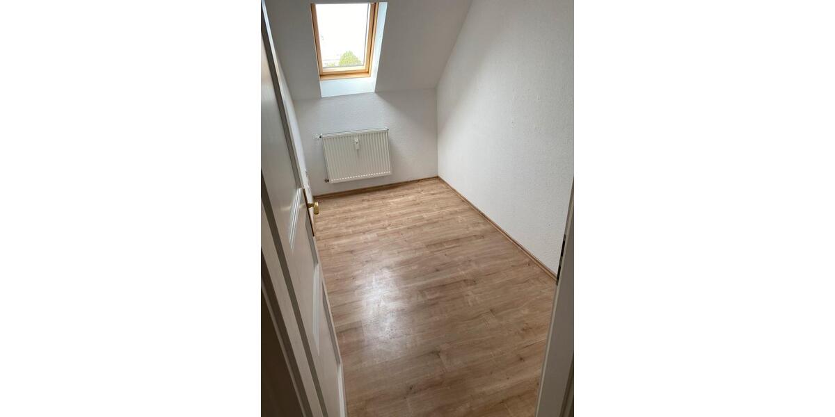 Dachgeschoßwohnung Burg - 2.5 Zimmer, 60 m&sup2;, 400&euro; | Angebot:26346429