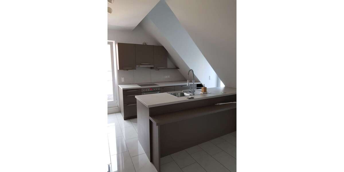 Etagenwohnung Wiesbaden Mainz-Amöneburg - 4 Zimmer, 150 m&sup2;, 2.600&euro; | Angebot:26487820