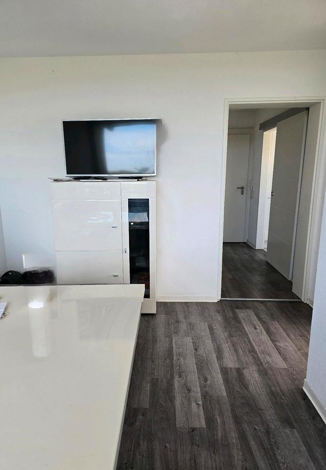 2 Zimmer in einer 3er WG ab sofort zu vermieten zimmer