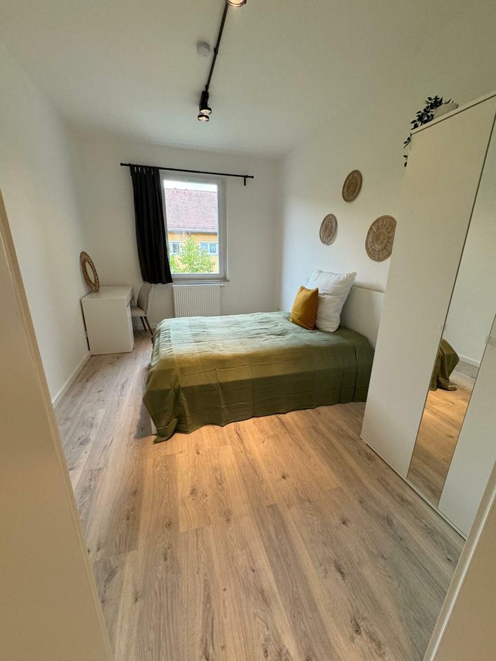 Frisch renoviert & möbliert: WG-Zimmer in Erlangen