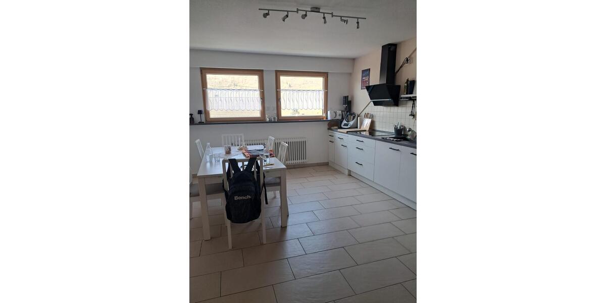 Dachgeschoßwohnung Lösnich - 4 Zimmer, 120 m&sup2;, 750&euro; | Angebot:25805819