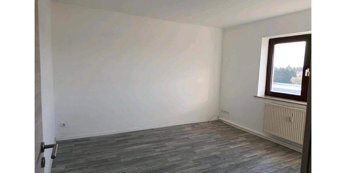 Etagenwohnung Mittweida - 3 Zimmer, 63 m&sup2;, 380&euro; | Angebot:25367864