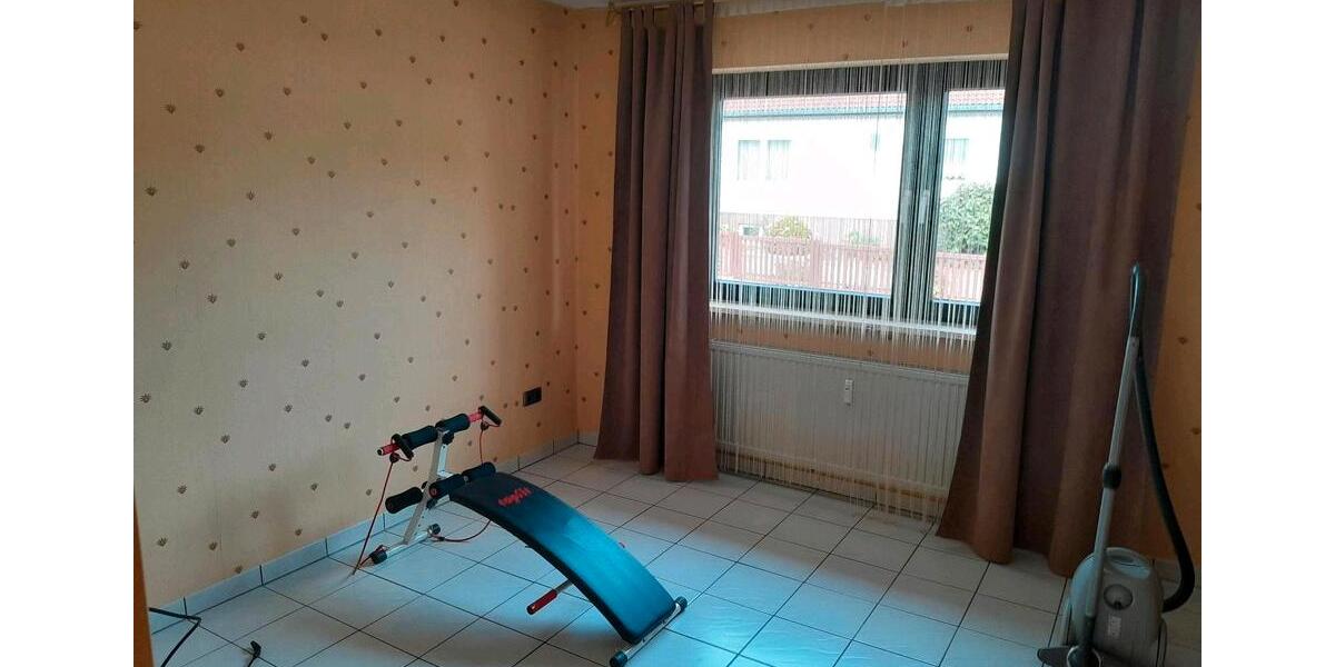 Etagenwohnung Rosbach vor der Höhe - 1 Zimmer, 100 m&sup2;, 600&euro; | Angebot:26491635
